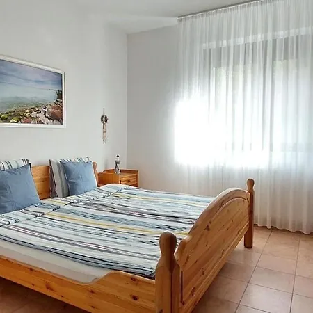 Geraumige Ferienwohnung Mit Garten Und Schwimmbad * Zamardi