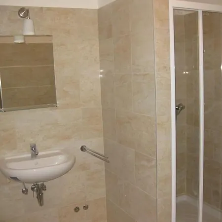 Apartment Geraumige Ferienwohnung Mit Garten Und Schwimmbad